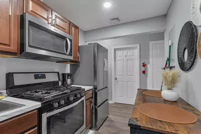 38 Mitchell St, Providence, RI 02907 - Photo 42