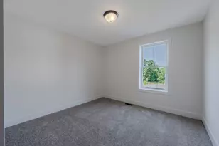 112 Genest St, Dracut, MA 01826 - Photo 12