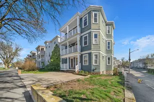154 Fellsway W, Medford, MA 02155 - Photo 1