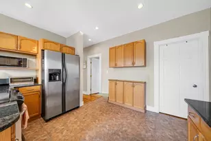 154 Fellsway W, Medford, MA 02155 - Photo 6