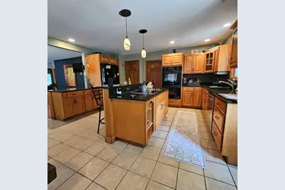 25 Robbins Ave, Dracut, MA 01826 - Photo 2