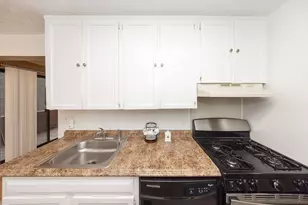 30 Shrewsbury Greens Dr, Shrewsbury, MA 01545 - Photo 8