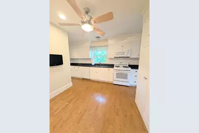184 Parmenter Rd #2, Newton, MA 02465 - Photo 6