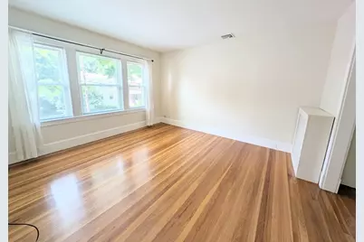 184 Parmenter Rd #2, Newton, MA 02465 - Photo 2