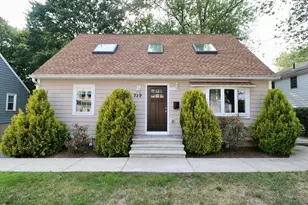 329 Bridge St, Dedham, MA 02026 - Photo 34