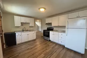 72 Vernon St, Wakefield, MA 01880 - Photo 2