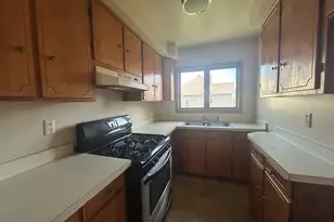 33 Sidney St, New Bedford, MA 02740 - Photo 6