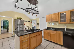 98 Parker St, New Bedford, MA 02740 - Photo 14