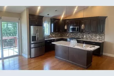 34 Carpenter Ave, Worcester, MA 01605 - Photo 10