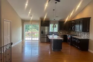 34 Carpenter Ave, Worcester, MA 01605 - Photo 6