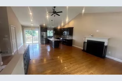 34 Carpenter Ave, Worcester, MA 01605 - Photo 1