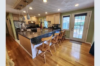 4 Amherst St, Billerica, MA 01862 - Photo 4