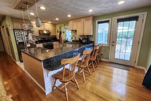 4 Amherst St, Billerica, MA 01862 - Photo 4