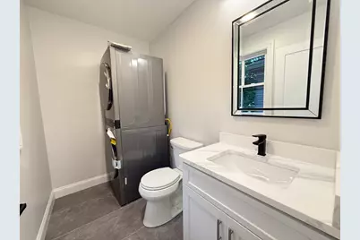 16 Willow Ave #2, Somerville, MA 02144 - Photo 4