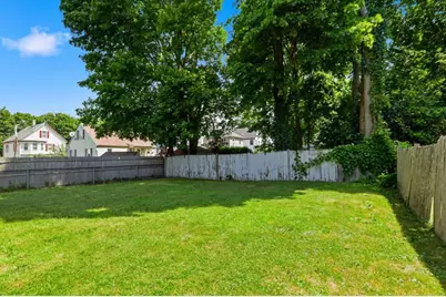 26 Calumet St, Peabody, MA 01960 - Photo 8