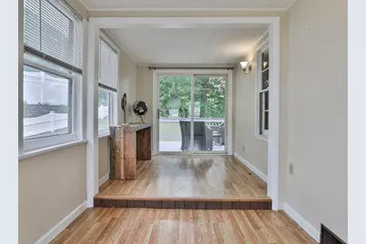 17 Robinson St, Fitchburg, MA 01420 - Photo 6