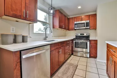 17 Robinson St, Fitchburg, MA 01420 - Photo 14
