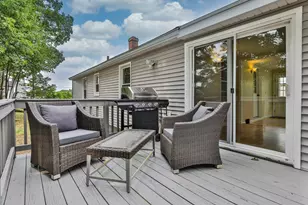 17 Robinson St, Fitchburg, MA 01420 - Photo 4