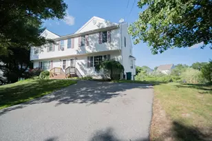 8 Conner Ct, Attleboro, MA 02703 - Photo 2
