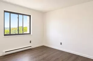 308 Quarry St, Quincy, MA 02169 - Photo 4