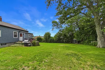 15 Sales St, Fall River, MA 02724 - Photo 10
