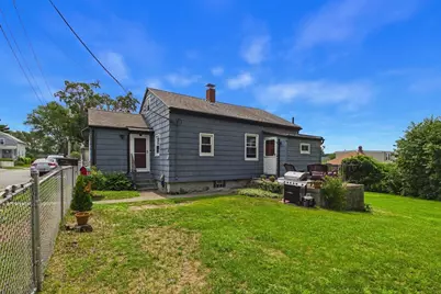 15 Sales St, Fall River, MA 02724 - Photo 2
