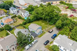 15 Sales St, Fall River, MA 02724 - Photo 4