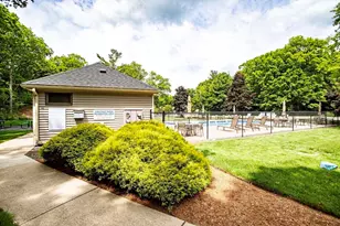 8 Cherrywood Ln, Franklin, MA 02038 - Photo 32