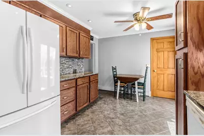 8 Richardson Cir, Easthampton, MA 01027 - Photo 18