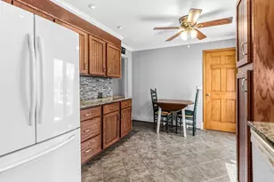 8 Richardson Cir, Easthampton, MA 01027 - Photo 18