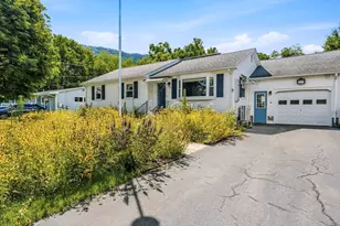 8 Richardson Cir, Easthampton, MA 01027 - Photo 1