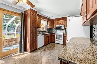8 Richardson Cir, Easthampton, MA 01027 - Photo 16