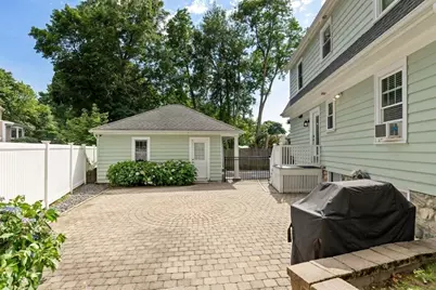 11 Beach St, Woburn, MA 01801 - Photo 40
