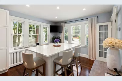 11 Beach St, Woburn, MA 01801 - Photo 16