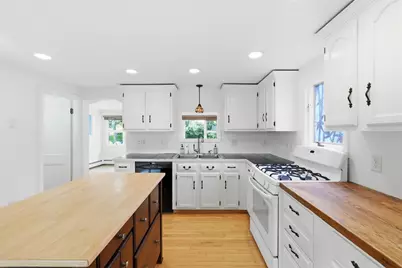 77 Holden St, Worcester, MA 01605 - Photo 10