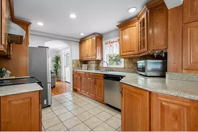 41 Dellwood Rd, Worcester, MA 01602 - Photo 8