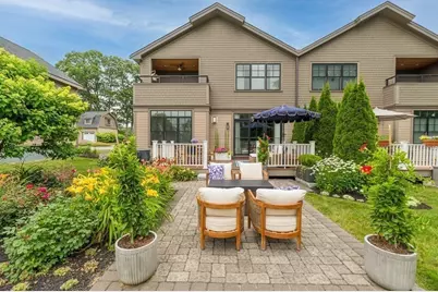 10 Magnolia Avenue #2, Gloucester, MA 01930 - Photo 2