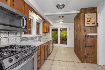 160 Forest St, Melrose, MA 02176 - Photo 12