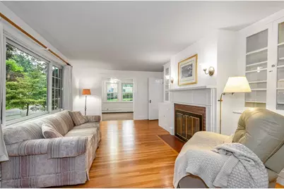 160 Forest St, Melrose, MA 02176 - Photo 8