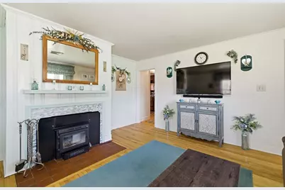 284 N Woodstock Rd, Southbridge, MA 01550 - Photo 6