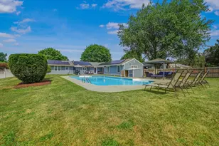 10 Topaz Ln, Dartmouth, MA 02747 - Photo 4