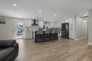 10 Topaz Ln, Dartmouth, MA 02747 - Photo 12