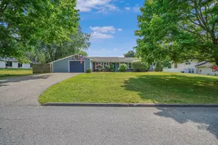 10 Topaz Ln, Dartmouth, MA 02747 - Photo 1