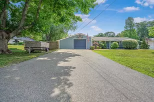 10 Topaz Ln, Dartmouth, MA 02747 - Photo 2