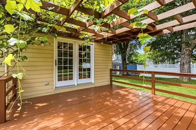 284 Village St, Medway, MA 02053 - Photo 6