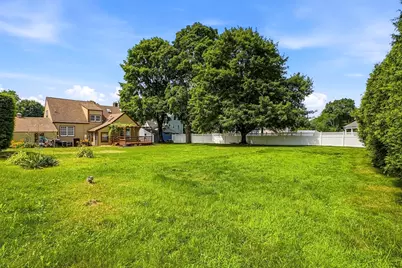 284 Village St, Medway, MA 02053 - Photo 8