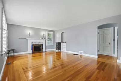 284 Village St, Medway, MA 02053 - Photo 10