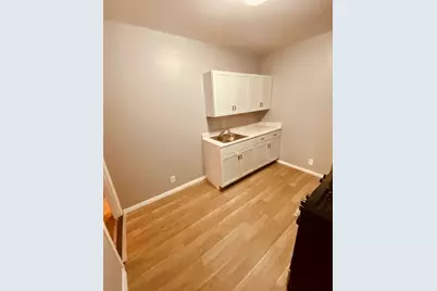 502 Fourth St #1E, Fall River, MA 02721 - Photo 4