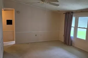 10 Clayton Dr, West Springfield, MA 01089 - Photo 10