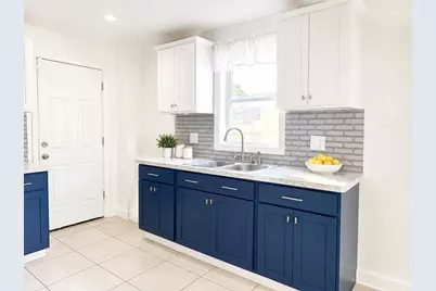 46 Mapledell St, Springfield, MA 01109 - Photo 4